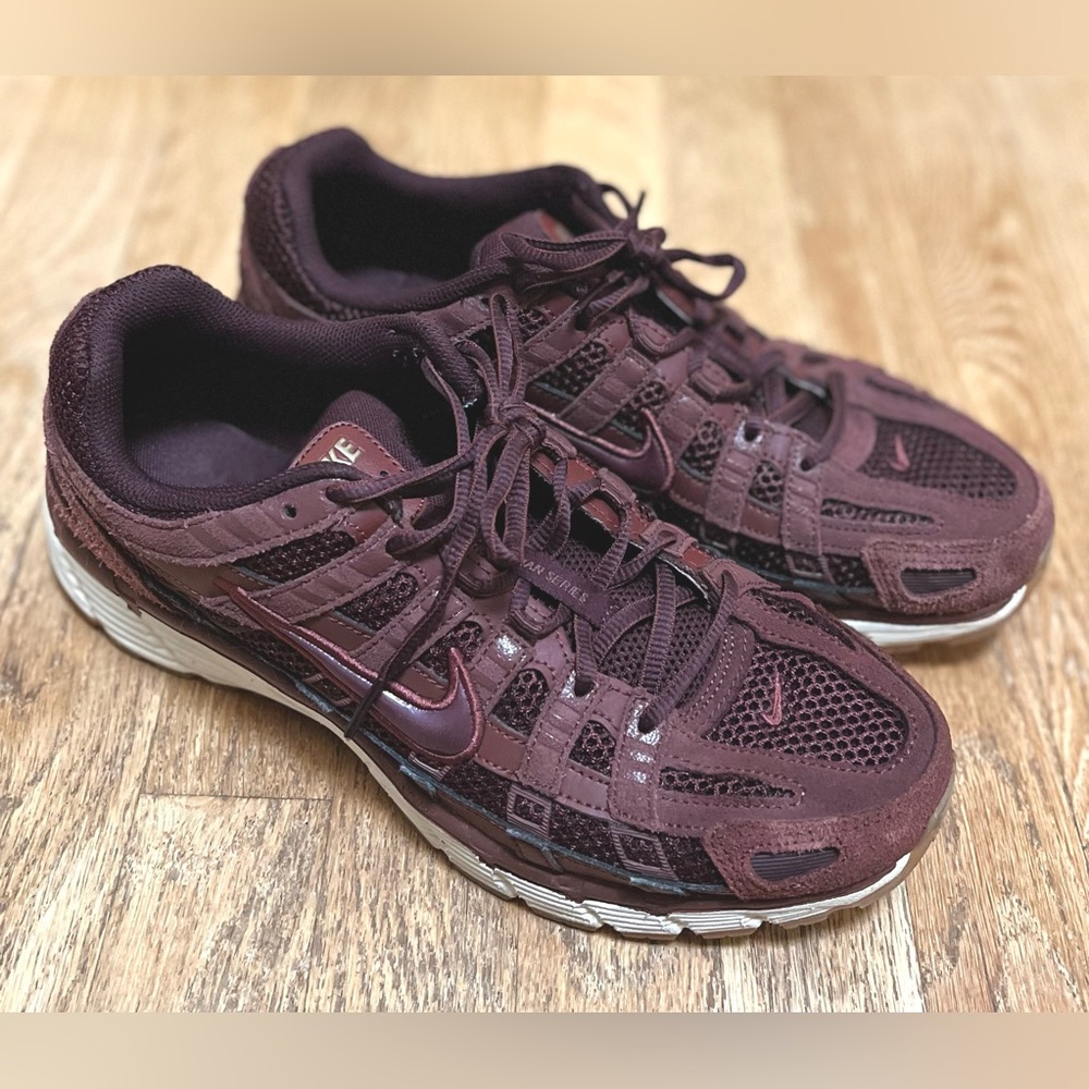 Nike Men’s P-6000 Dark Pony Burgundy Crush Shoes